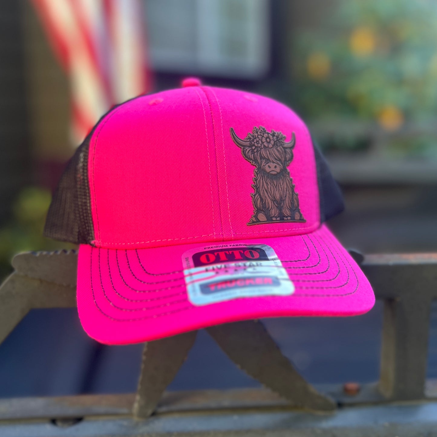 Highland Cow Hot Pink/Black Otto Classic Fit